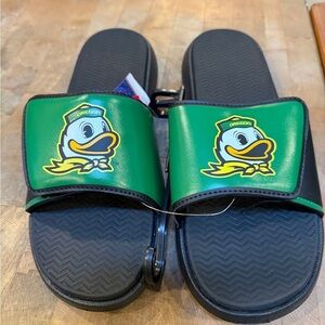 Oregon Ducks Men’s Sz 11/12 Slide Sandals Slip On Green and Black Brand New